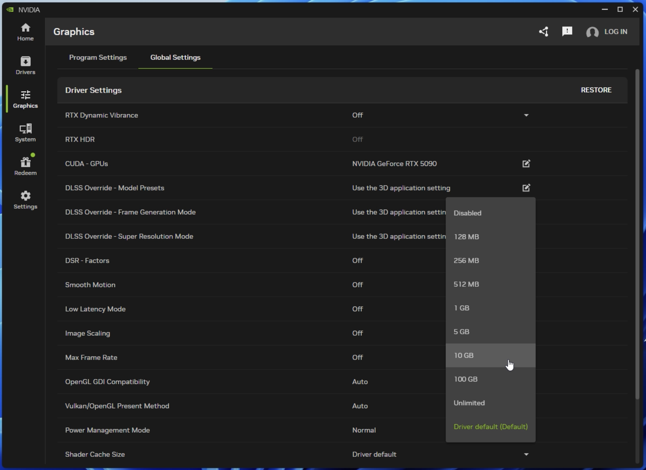 NVIDIA Appの設定画面でシェーダーキャッシュサイズを10GBに設定している様子。設定メニューが開かれており、シェーダーキャッシュのサイズ選択ドロップダウンメニューで10GBが選択されている状態