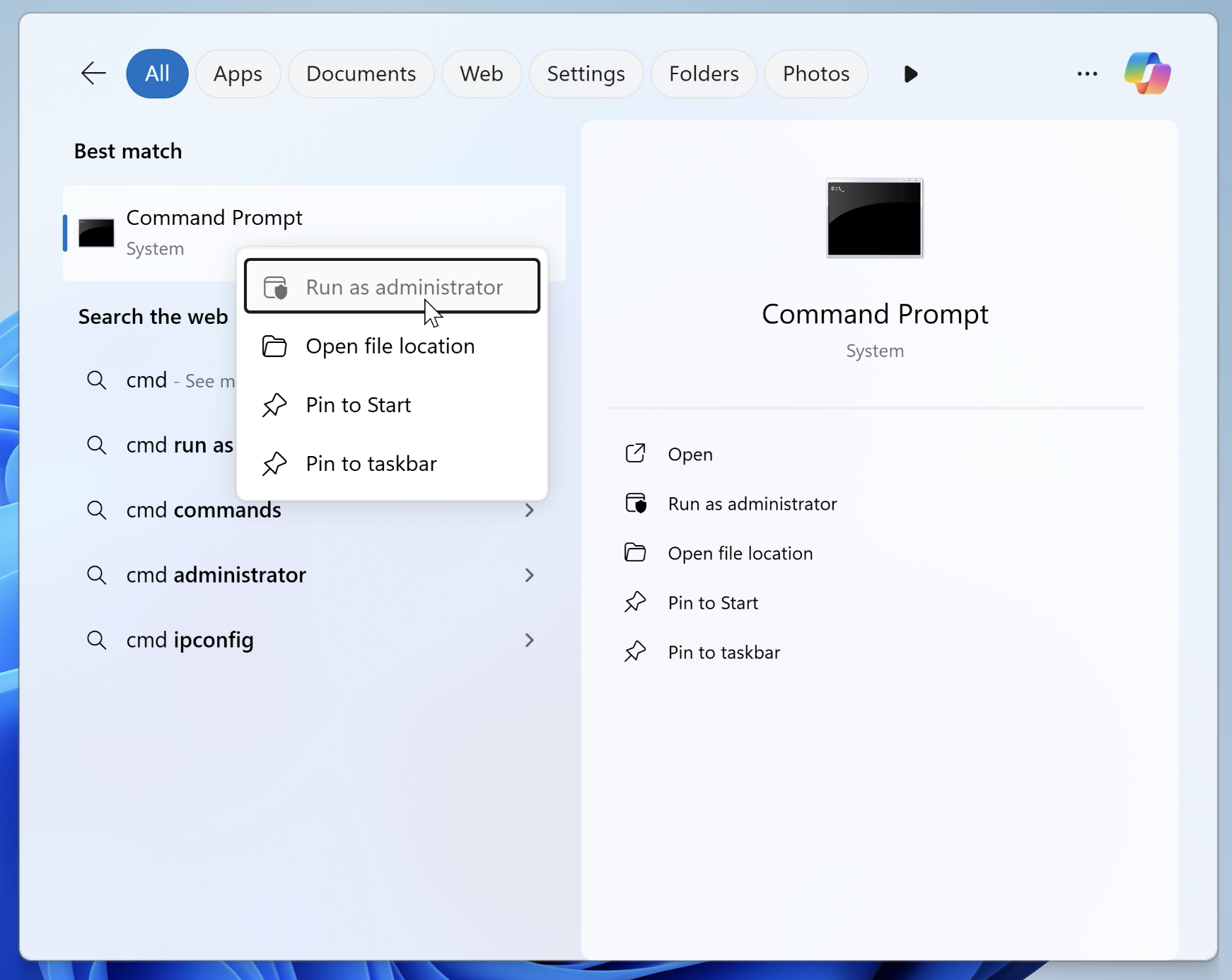管理者権限で開かれたコマンドプロンプト画面。タイトルバーに「管理者：コマンドプロンプト」と表示され、管理者権限で実行されていることを示している。黒い背景に白い文字でプロンプトが表示されている状態